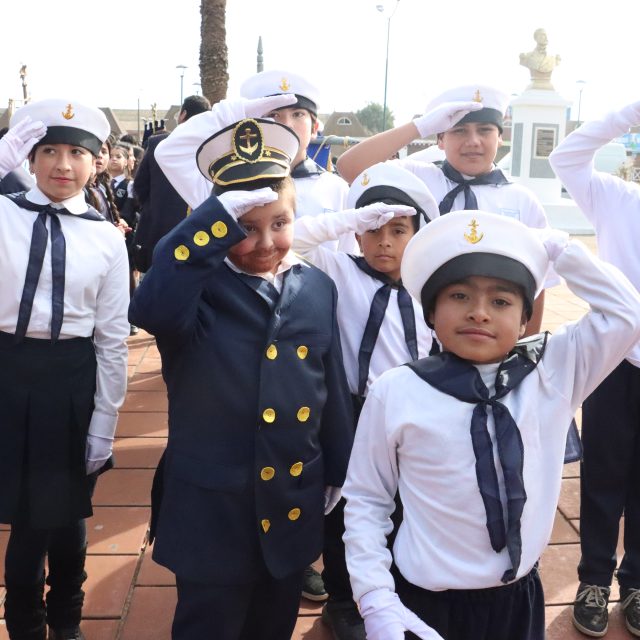 Conmemoración las Glorias Navales en la Plaza Prat de Pichilemu