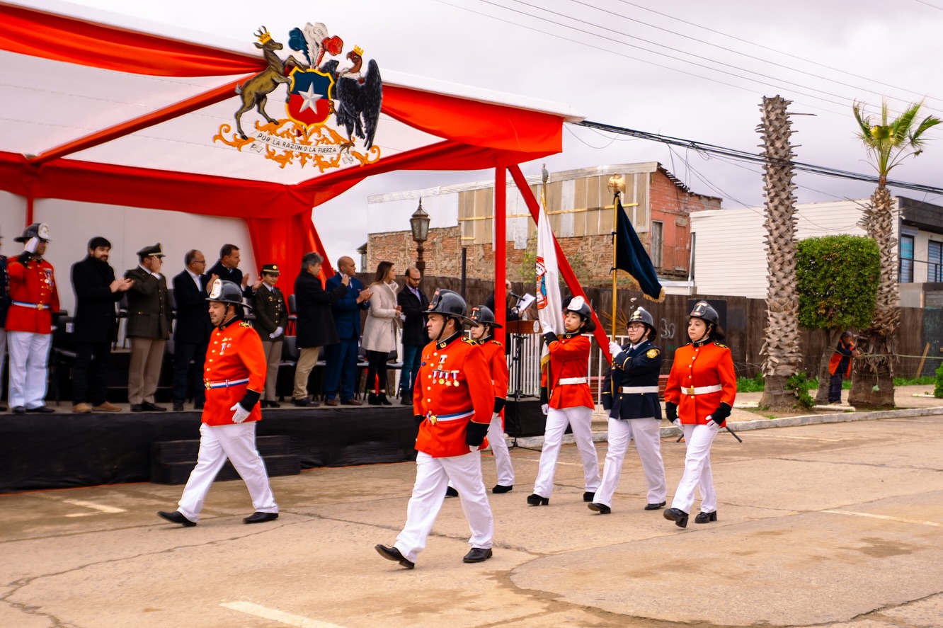 Desfile en conmemoración del Día del Bombero se realizó en Pichilemu