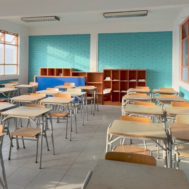 Proyecto de conservación de pintura en colegio Divino Maestro en su etapa final